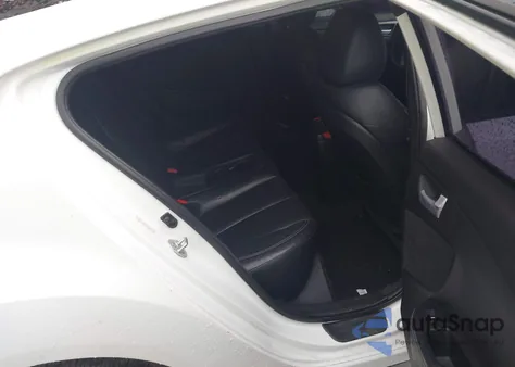 2015 Hyundai Veloster Turbo z USA, uszkodzony, nr VIN KMHTC6AE3FU233952